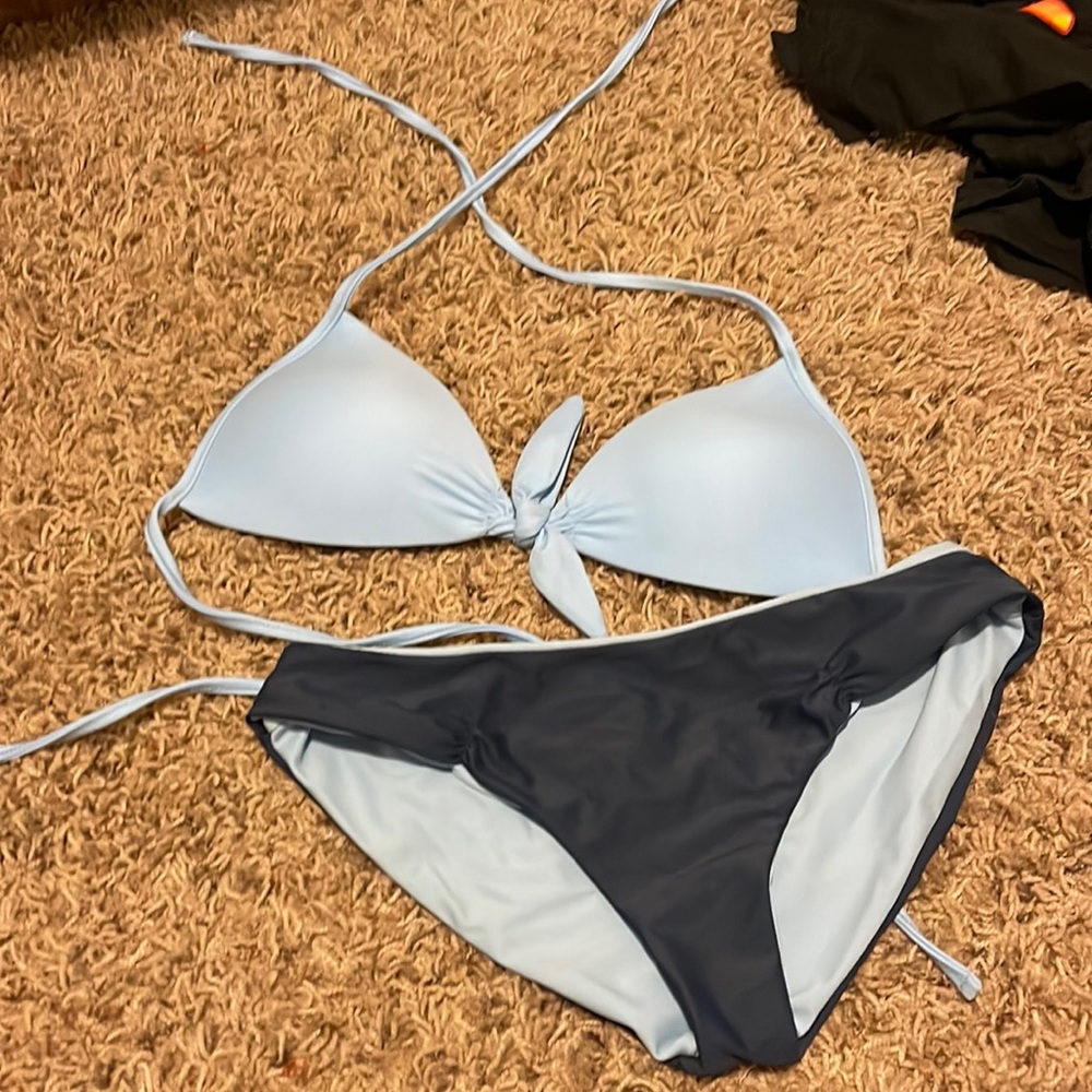 Cute swim suit worn maybe 2 times max